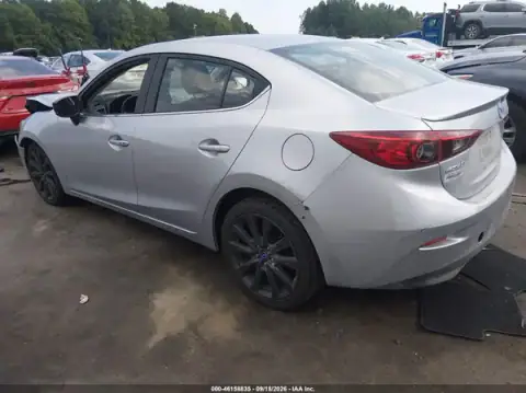 3MZBN1V39JM207467 — 2018 Mazda 3, zdjęcie 3 z IAAI, Lewy przód