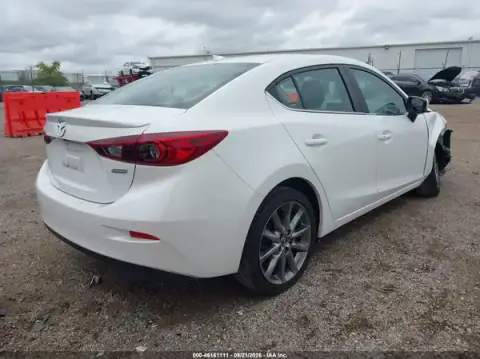 3MZBN1V33JM248788 — 2018 Mazda 3, zdjęcie 4 z IAAI, Przód