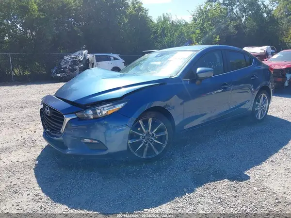 3MZBN1V35JM213797 — 2018 Mazda 3, фото 2 с аукциона IAAI, Передняя часть