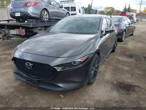 JM1BPAMM1K1146153 — 2019 Mazda 3, zdjęcie 2 z IAAI 22.10.2026, Uszkodzenie silnika