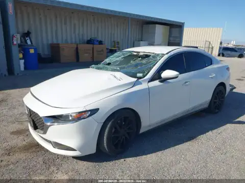 JM1BPACL3K1114037 — 2019 Mazda 3, фото 2 з IAAI, Правий бік
