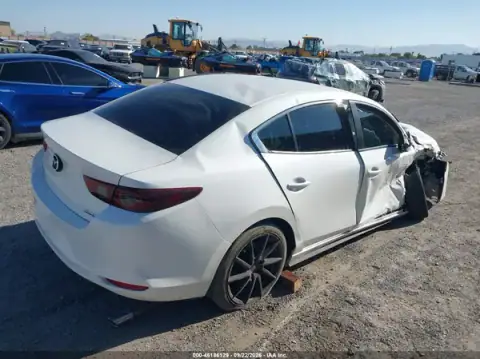 JM1BPACL3K1114037 — 2019 Mazda 3, фото 4 з IAAI, Правий бік