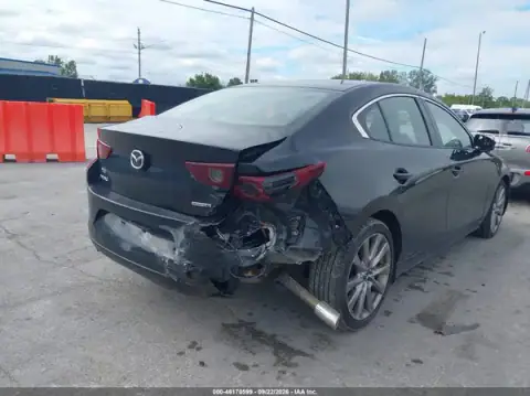 JM1BPABL1M1324463 — 2021 Mazda 3, zdjęcie 4 z IAAI, Prawy tył