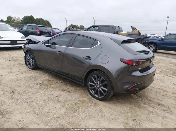 JM1BPAKL2M1347864 — 2021 Mazda 3, фото 3 с аукциона IAAI, Передняя часть
