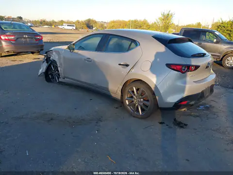 JM1BPALM3P1600900 — 2023 Mazda 3, фото 4 с аукциона IAAI, передняя часть слева