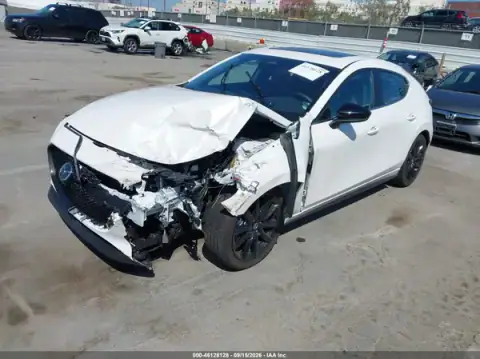 JM1BPBLL5T1877751 — 2026 Mazda 3, ფოტო 2, IAAI, წინა მარცხენა ნაწილი