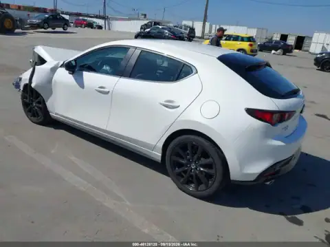 JM1BPBLL5T1877751 — 2026 Mazda 3, ფოტო 3, IAAI, წინა მარცხენა ნაწილი