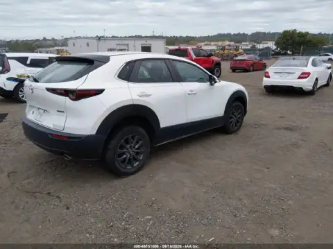 3MVDMBAM3RM625911 — 2024 Mazda CX-30, foto 4 de IAAI, Inundación