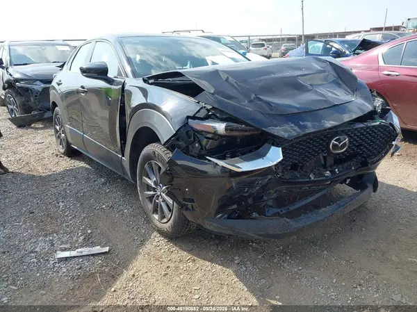 3MVDMBAM6RM699081 Mazda CX-30 2024 — uszkodzenie Przód i tył, zdjęcie przed naprawą