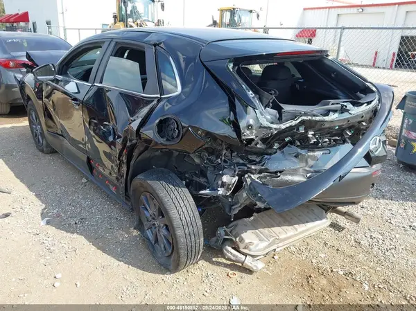 3MVDMBAM6RM699081 — 2024 Mazda CX-30, zdjęcie 3 z IAAI, Przód i tył