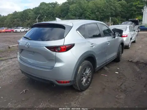 JM3KFBCL2H0222678 — 2017 Mazda CX-5, ფოტო 4, IAAI, ძრავის ხანძარი