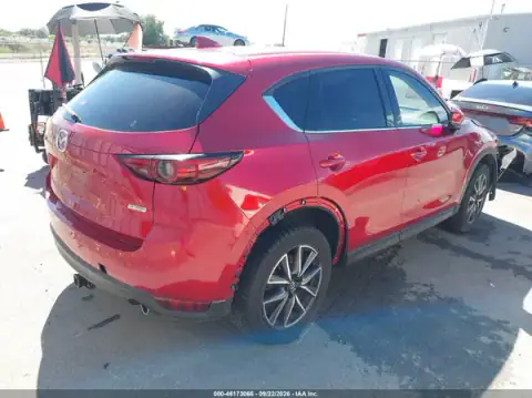 JM3KFBDL2H0185906 — 2017 Mazda CX-5, zdjęcie 4 z IAAI, Przód