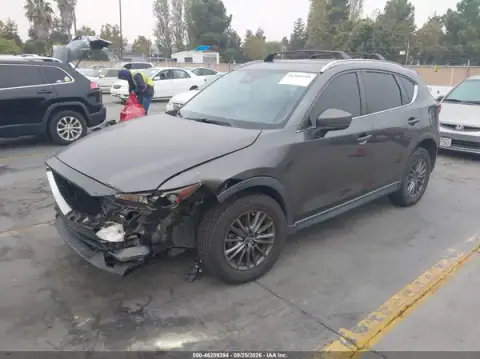 JM3KFACL5H0195177 — 2017 Mazda CX-5, foto 2 de IAAI, Parte delantera