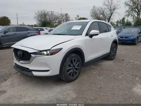 JM3KFBDL4H0196857 — 2017 Mazda CX-5, foto 2 de IAAI, Parte delantera