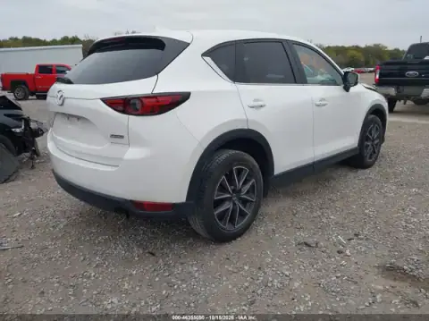 JM3KFBDL4H0196857 — 2017 Mazda CX-5, foto 4 de IAAI, Parte delantera