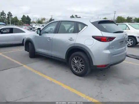 JM3KFABM5J0317486 — 2018 Mazda CX-5, zdjęcie 3 z IAAI, Prawy przód