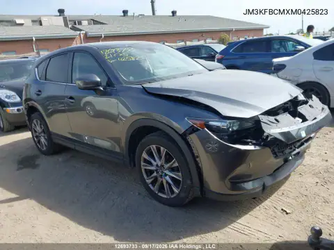 JM3KFBCMXM0425823 — 2021 Mazda CX-5, წინა ნაწილი, ფოტოები შეკეთებამდე