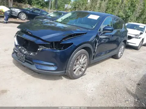 JM3KFBDM1M0467263 — 2021 Mazda CX-5, foto 2 de IAAI, Parte delantera