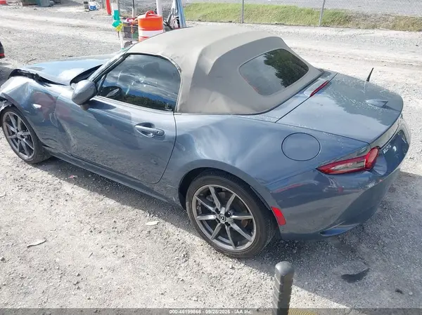 JM1NDAD77L0414114 — 2020 Mazda MX-5, photo 3 from IAAI, Front end