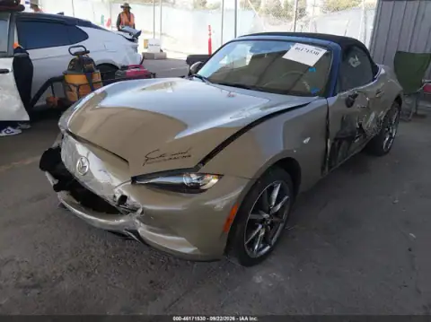 JM1NDAD75P0560842 — 2023 Mazda MX-5, foto 2 de IAAI 21.10.2026, Lado izquierdo