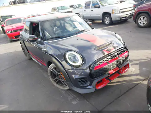 WMWXX9C03M2N17424 — 2021 MINI Cooper, Lado izquierdo, fotos antes de reparar