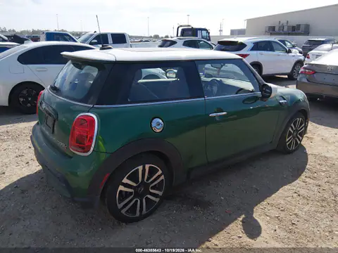 WMW53DH07R2V67863 — 2024 MINI Hard Top, foto 4 de IAAI, Inundación