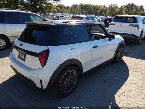 WMW23GD05S2W12265 — 2025 MINI Hard Top, foto 4 de IAAI, Daños en los bajos
