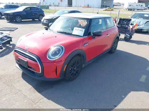 WMW33DH05R2V07751 — 2024 MINI Hardtop Cooper, ფოტო 2, IAAI 26.10.2026, მარჯვენა მხარე