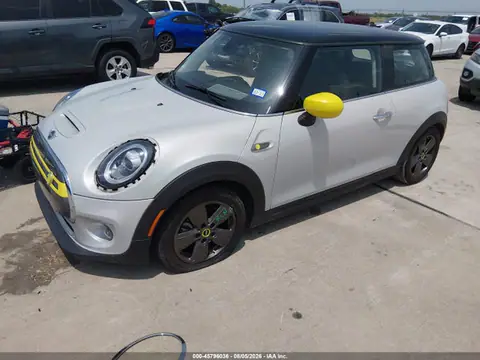 WMWXP3C03M2P23579 — 2021 MINI SE Hardtop Cooper, photo 2 from IAAI 22.10.2026, Right side