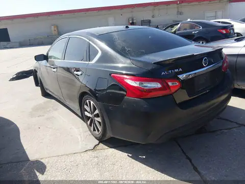 1N4AL3AP6HC242526 — 2017 Nissan Altima 2.5 SV, photo 3 from IAAI 26.10.2026, Normal wear