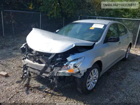 1N4AL3AP1DC228897 — 2013 Nissan Altima, photo 2 from IAAI, Front end