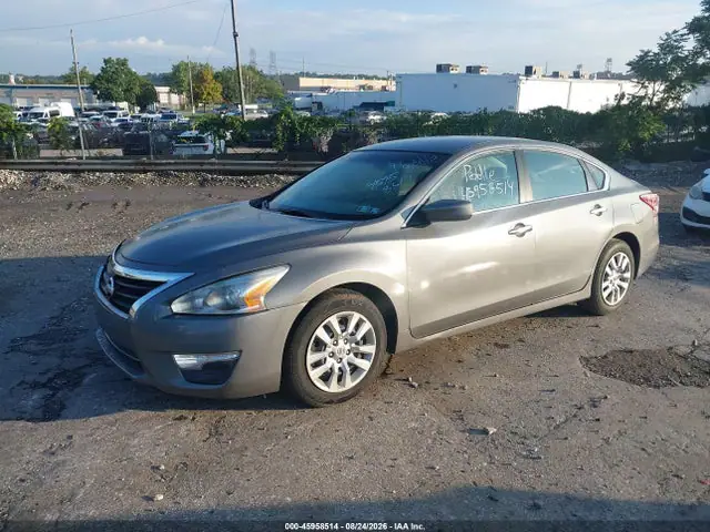 1N4AL3AP3FN866348 — 2015 Nissan Altima, photo 2 from IAAI 09.10.2026, Normal wear