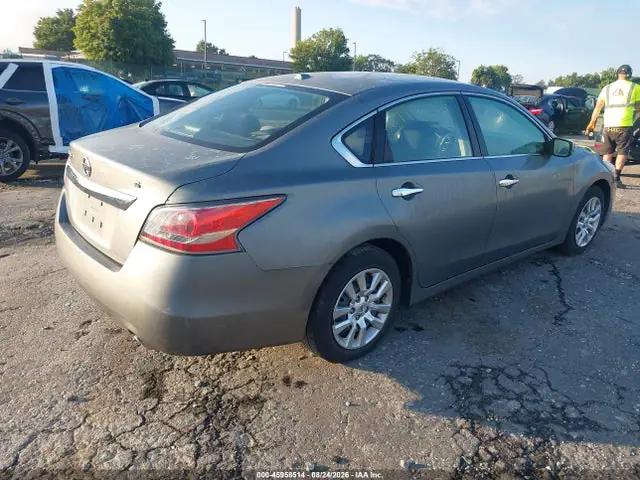 1N4AL3AP3FN866348 — 2015 Nissan Altima, photo 4 from IAAI 09.10.2026, Normal wear