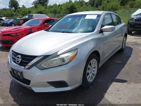 1N4AL3AP3GC156864 — 2016 Nissan Altima, photo 2 from IAAI 13.10.2026, Flood