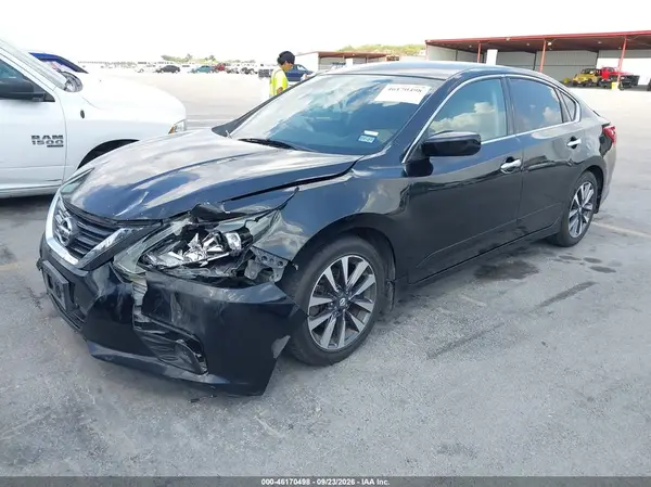 1N4AL3AP5GC147714 — 2016 Nissan Altima, zdjęcie 2 z IAAI, Przód