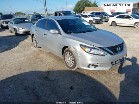 1N4AL3AP7GC178138 — 2016 Nissan Altima, Задня частина, фото до ремонту
