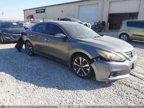 1N4AL3AP7GC178642 Nissan Altima 2016 — Rear end damage, before-repair photo