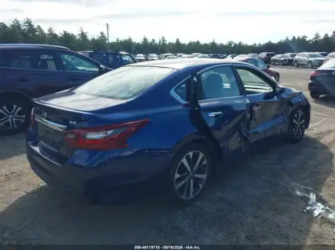 1N4AL3AP7HC143374 — 2017 Nissan Altima, foto 4 de IAAI, Lado derecho