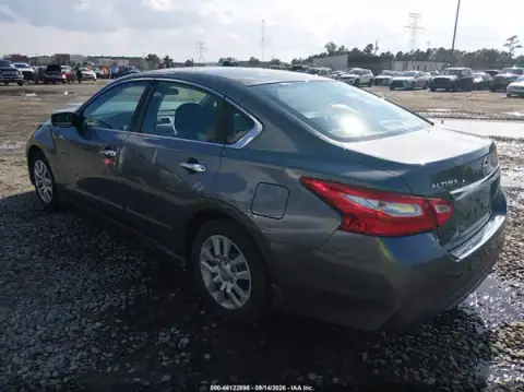1N4AL3AP7HC154777 — 2017 Nissan Altima, photo 3 from IAAI 07.10.2026, Normal wear