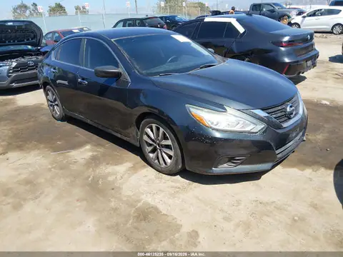 1N4AL3AP7HC281111 — 2017 Nissan Altima, Задня частина (Rear), фото до ремонту