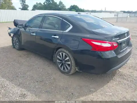 1N4AL3AP4HC183296 — 2017 Nissan Altima, foto 3 de IAAI, Parte delantera
