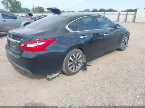 1N4AL3AP4HC183296 — 2017 Nissan Altima, foto 4 de IAAI, Parte delantera