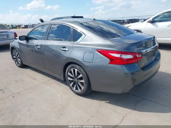 1N4AL3AP2HC110735 — 2017 Nissan Altima, фото 3 с аукциона IAAI 16.10.2026, Передняя часть
