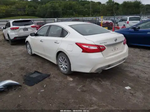1N4AL3APXHC148276 — 2017 Nissan Altima, photo 3 from IAAI, Front end
