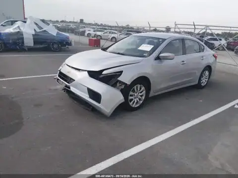 1N4AL3AP1HN363680 — 2017 Nissan Altima, zdjęcie 2 z IAAI, Przód