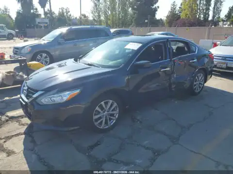 1N4AL3AP2HC208163 — 2017 Nissan Altima, foto 2 de IAAI, Lado izquierdo