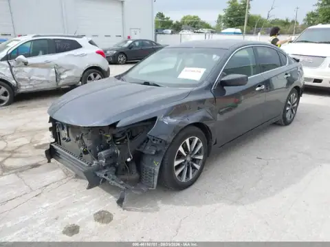 1N4AL3AP1HC288345 — 2017 Nissan Altima, foto 2 de IAAI, Parte delantera y trasera