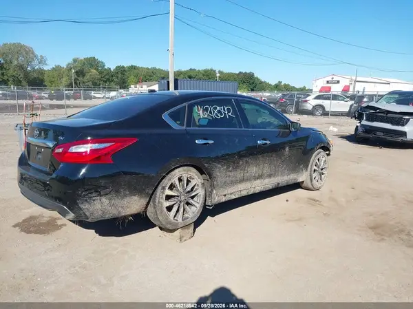1N4AL3AP2HC124604 — 2017 Nissan Altima, photo 4 from IAAI, Front end