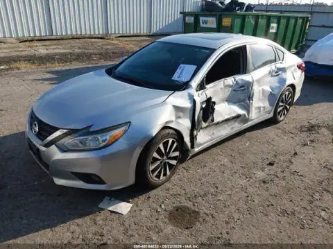 1N4AL3AP4JC175494 — 2018 Nissan Altima, zdjęcie 2 z IAAI 21.10.2026, Lewy bok