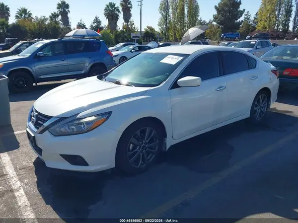 1N4AL3AP5JC296468 — 2018 Nissan Altima, photo 2 from IAAI 28.09.2026, Normal wear